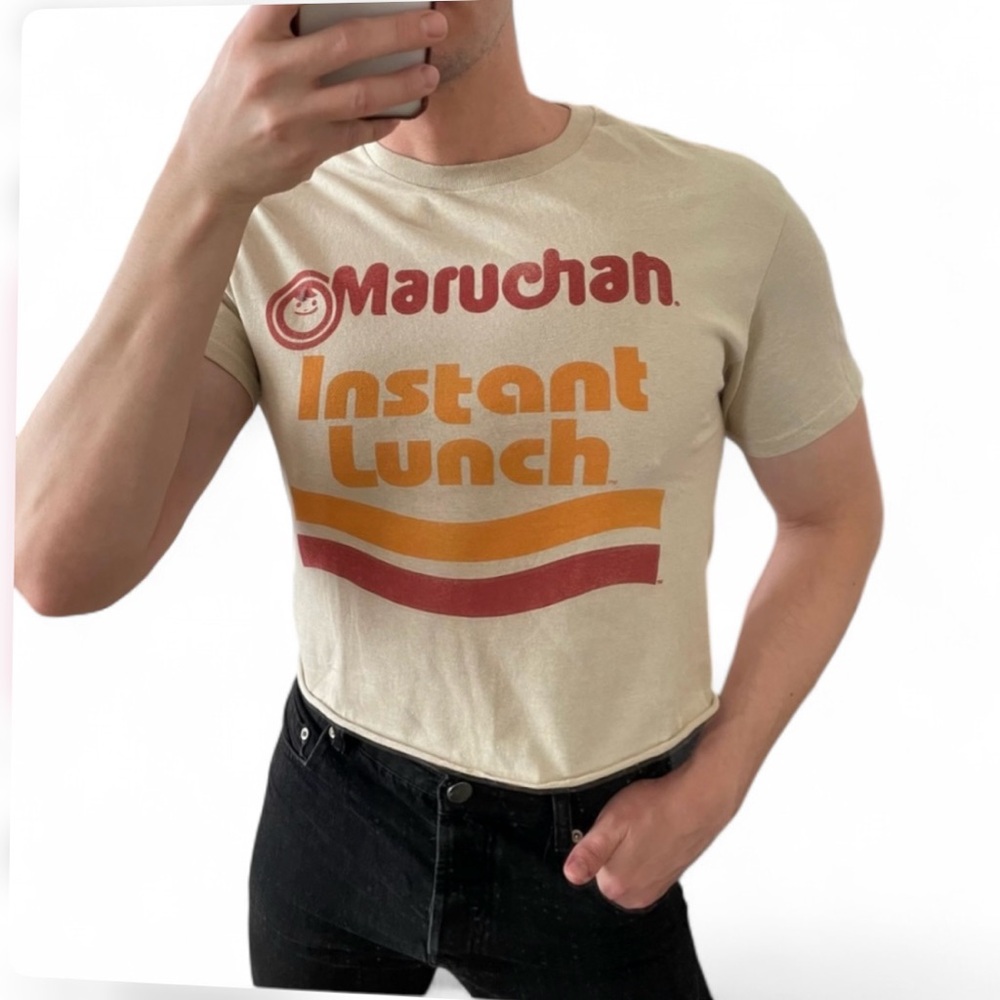 Maruchan NWT Vintage Y2K Retro Graphic Maruchan Cropped Clubbing Tee Size Small
